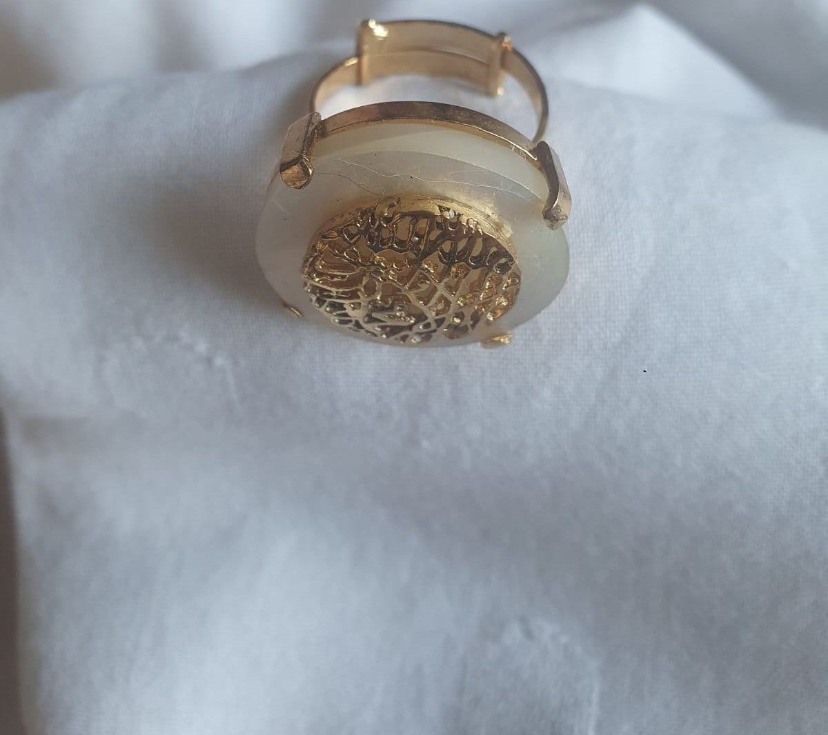 Calligraphy and Mother of Pearl. Gold Plated Ring