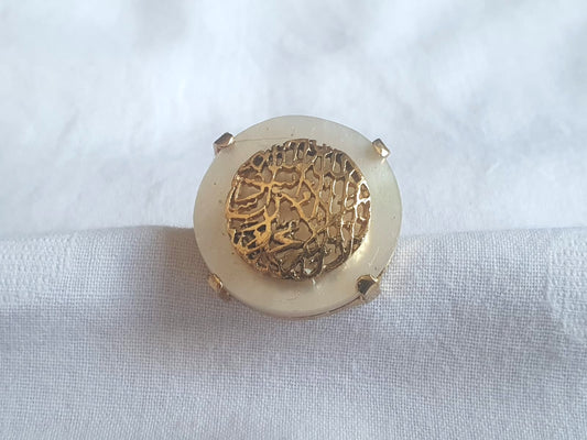 Calligraphy and Mother of Pearl. Gold Plated Ring