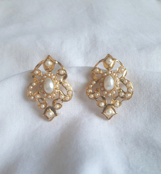 Earrings. Fresh Water Pearls. Gold Plated.